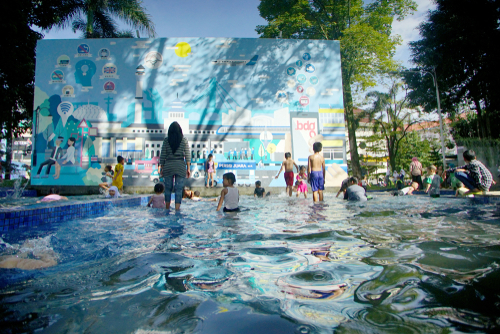 Bahagia Itu Sederhana, Cukup Berenang di Kolam Taman Sejarah Bandung